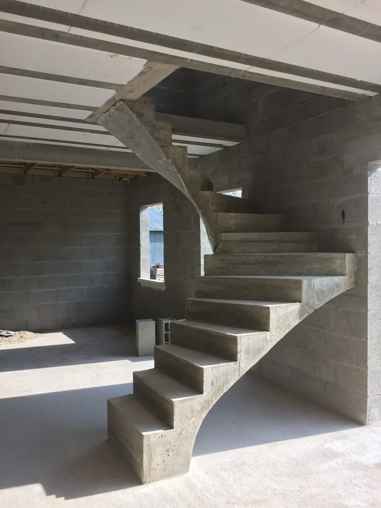escalier-beton-durand-emilien