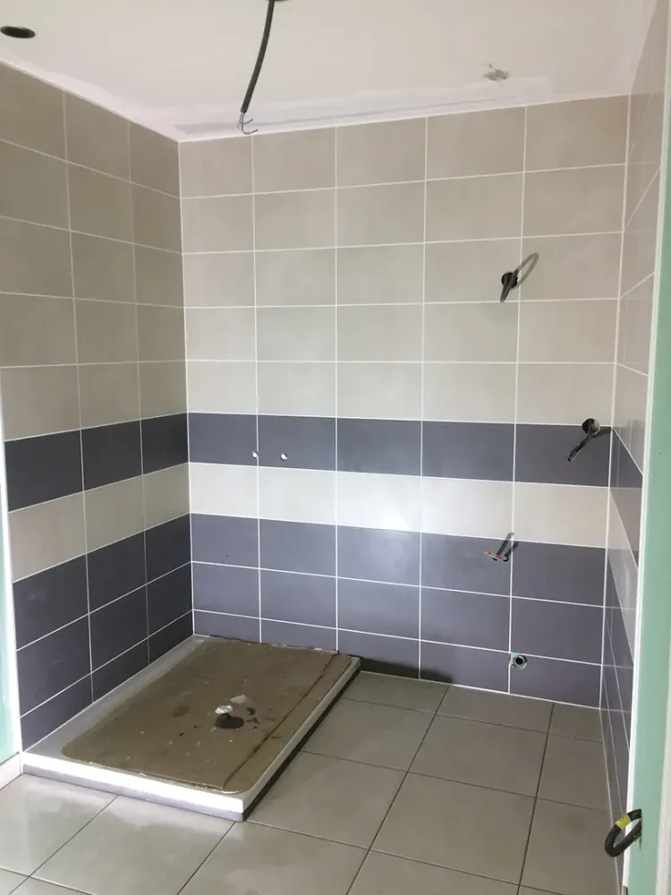 pose-carrelage-salle-de-bain-durand-emilien